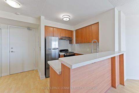 Photo 6 at 1712 - 36 Lee Centre Drive, Woburn, Toronto