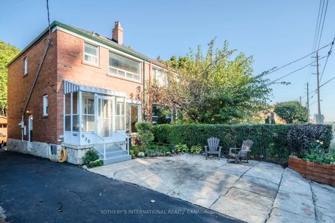 Photo 3 at 930 Eglinton Avenue E, Leaside, Toronto