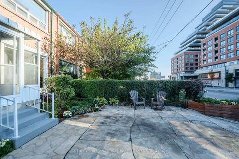 Photo 4 at 930 Eglinton Avenue E, Leaside, Toronto