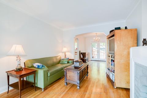 Photo 9 at 930 Eglinton Avenue E, Leaside, Toronto