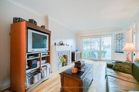 Photo 10 at 930 Eglinton Avenue E, Leaside, Toronto