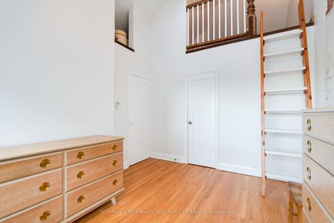 Photo 21 at 930 Eglinton Avenue E, Leaside, Toronto