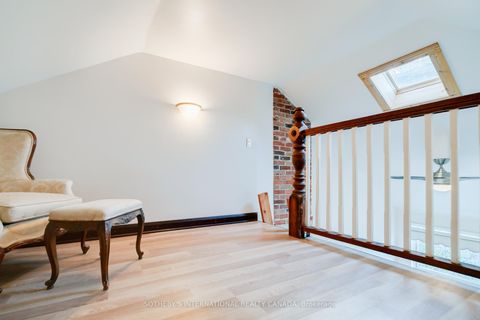 Photo 25 at 930 Eglinton Avenue E, Leaside, Toronto