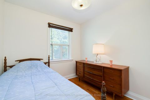 Photo 30 at 930 Eglinton Avenue E, Leaside, Toronto