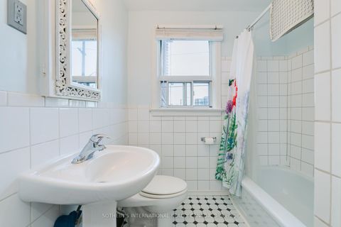 Photo 32 at 930 Eglinton Avenue E, Leaside, Toronto