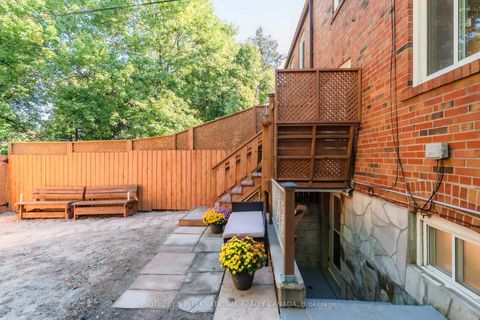 Photo 44 at 930 Eglinton Avenue E, Leaside, Toronto