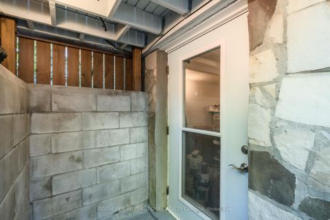 Photo 45 at 930 Eglinton Avenue E, Leaside, Toronto