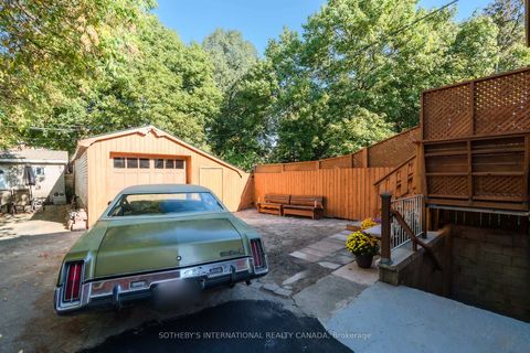 Photo 48 at 930 Eglinton Avenue E, Leaside, Toronto