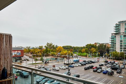 Photo 8 at 618 - 600 Queens Quay W, Waterfront Communities C1, Toronto