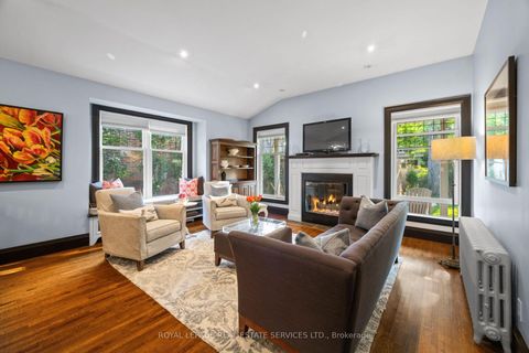 Photo 10 at 64 Grenview Boulevard N, Kingsway South, Toronto