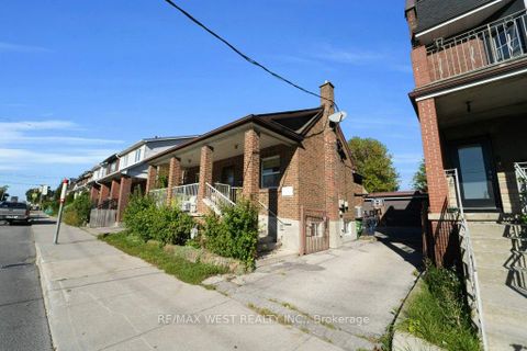 Photo 4 at 225 Oakwood Avenue, Oakwood Village, Toronto