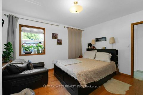 Photo 17 at 225 Oakwood Avenue, Oakwood Village, Toronto