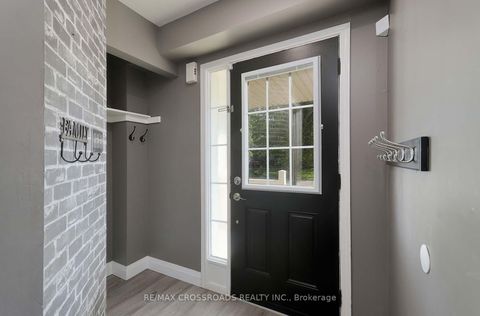 Photo 7 at 988 Southport Drive, Donevan, Oshawa