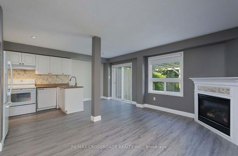 Photo 8 at 988 Southport Drive, Donevan, Oshawa