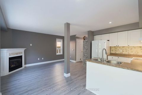 Photo 13 at 988 Southport Drive, Donevan, Oshawa