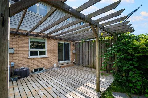 Photo 36 at 988 Southport Drive, Donevan, Oshawa