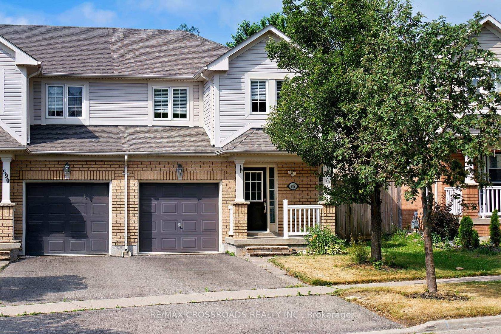 988 Southport Drive, Donevan, Oshawa photo number 2