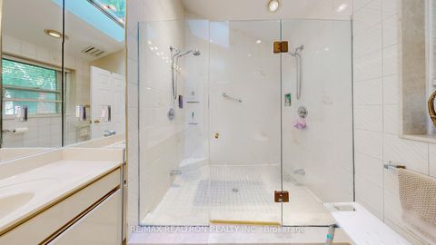 Photo 20 at 1 Vyner Road, Windfields, Toronto