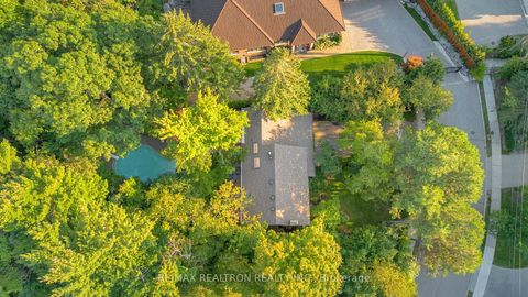 Photo 37 at 1 Vyner Road, Windfields, Toronto