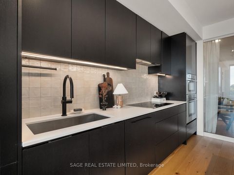 Photo 13 at PH 621 - 899 College Street W, Bellwoods, Toronto