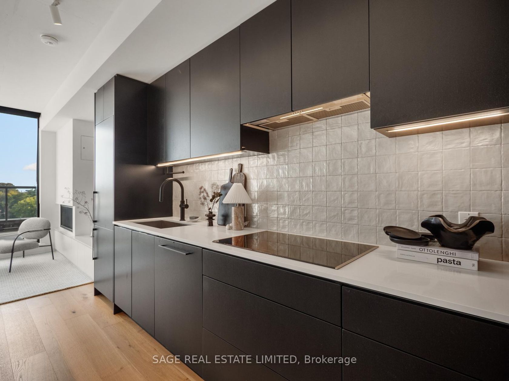 PH 621 - 899 College Street W, Bellwoods, Toronto  by Loree Meneguzzi Real Estate PH 621 - 899 College Street W, Bellwoods, Toronto