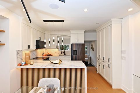 Photo 13 at 286 Springdale Boulevard, East York, Toronto