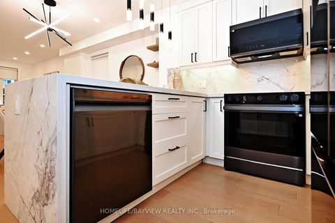 Photo 20 at 286 Springdale Boulevard, East York, Toronto