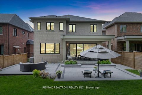 Photo 7 at 92 Klees Crescent, Aurora Highlands, Aurora