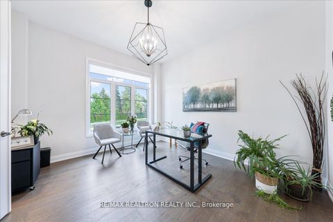 Photo 9 at 92 Klees Crescent, Aurora Highlands, Aurora