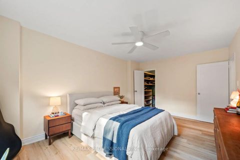 Photo 16 at 4 - 80 Coe Hill Drive, Swansea, Toronto