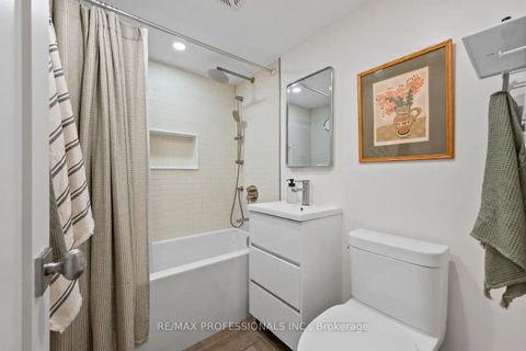 Photo 20 at 4 - 80 Coe Hill Drive, Swansea, Toronto
