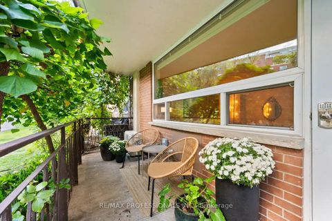 Photo 23 at 4 - 80 Coe Hill Drive, Swansea, Toronto