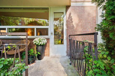 Photo 27 at 4 - 80 Coe Hill Drive, Swansea, Toronto
