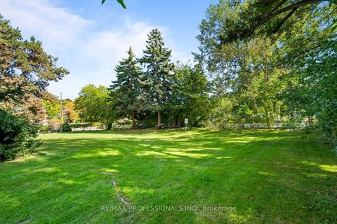 Photo 30 at 4 - 80 Coe Hill Drive, Swansea, Toronto