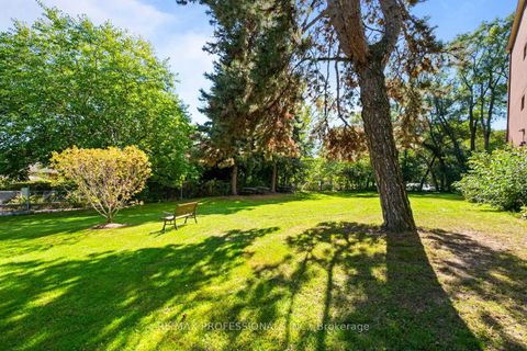 Photo 31 at 4 - 80 Coe Hill Drive, Swansea, Toronto