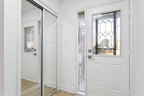 Photo 2 at 161 Joanna Crescent, Yorkhill, Vaughan