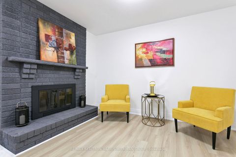 Photo 6 at 161 Joanna Crescent, Yorkhill, Vaughan