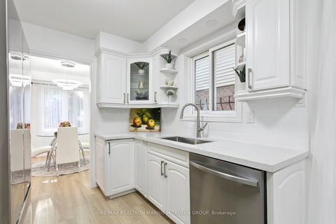 Photo 8 at 161 Joanna Crescent, Yorkhill, Vaughan