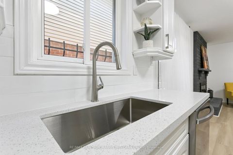 Photo 11 at 161 Joanna Crescent, Yorkhill, Vaughan