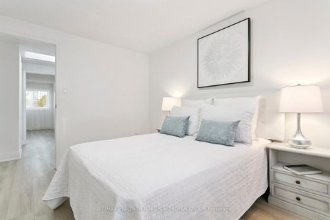 Photo 29 at 161 Joanna Crescent, Yorkhill, Vaughan