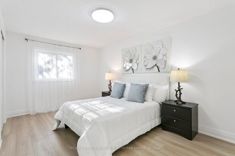 Photo 30 at 161 Joanna Crescent, Yorkhill, Vaughan