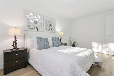 Photo 31 at 161 Joanna Crescent, Yorkhill, Vaughan