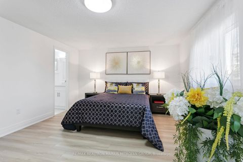 Photo 34 at 161 Joanna Crescent, Yorkhill, Vaughan