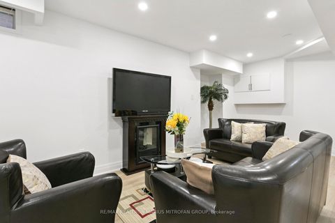 Photo 39 at 161 Joanna Crescent, Yorkhill, Vaughan