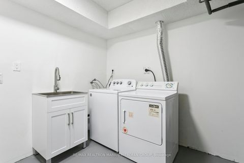 Photo 45 at 161 Joanna Crescent, Yorkhill, Vaughan