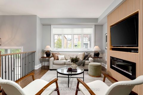 Photo 5 at 9 Chimney Swift Court, Rosethorn, Toronto