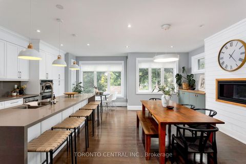 Photo 7 at 9 Chimney Swift Court, Rosethorn, Toronto