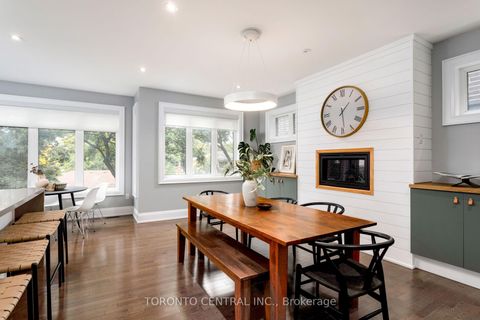 Photo 9 at 9 Chimney Swift Court, Rosethorn, Toronto