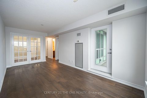 Photo 9 at 519 - 60 Fairfax Crescent, Birchmount, Toronto