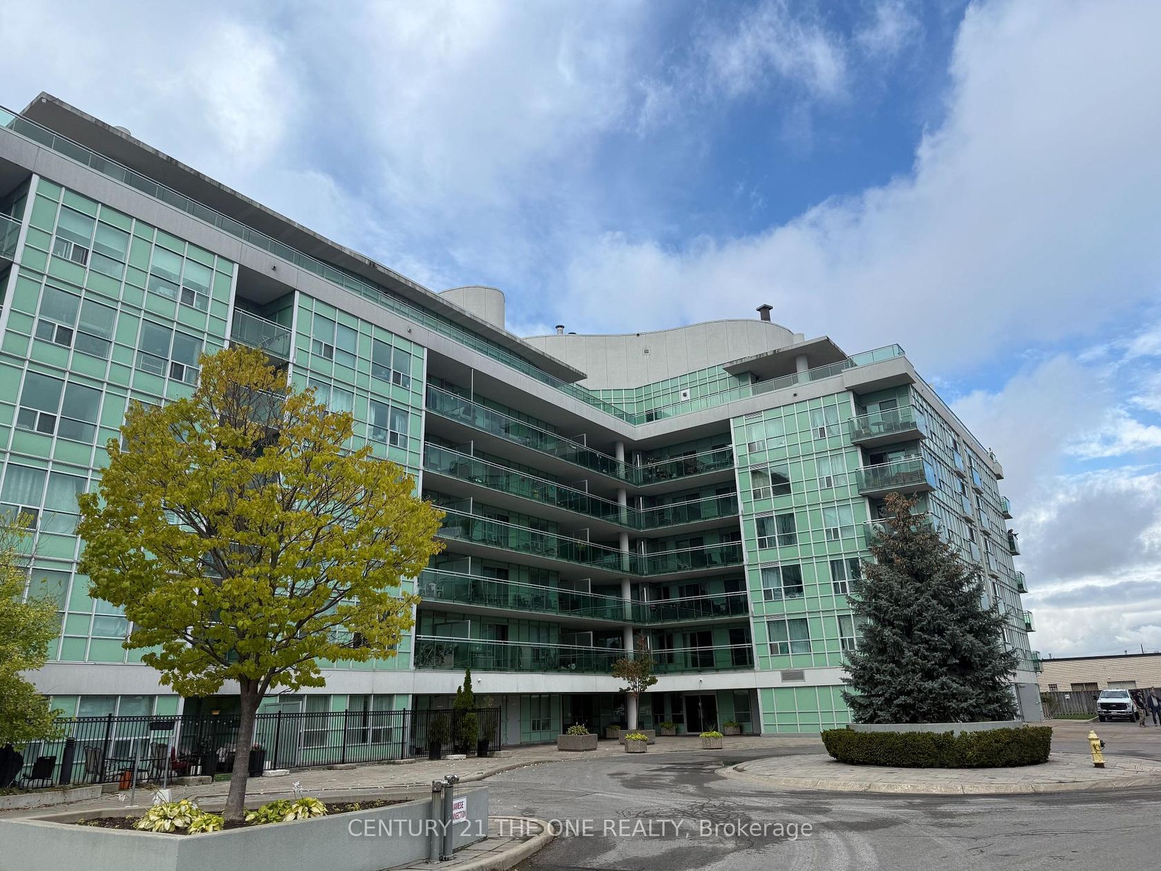 519 - 60 Fairfax Crescent, Birchmount, Toronto 